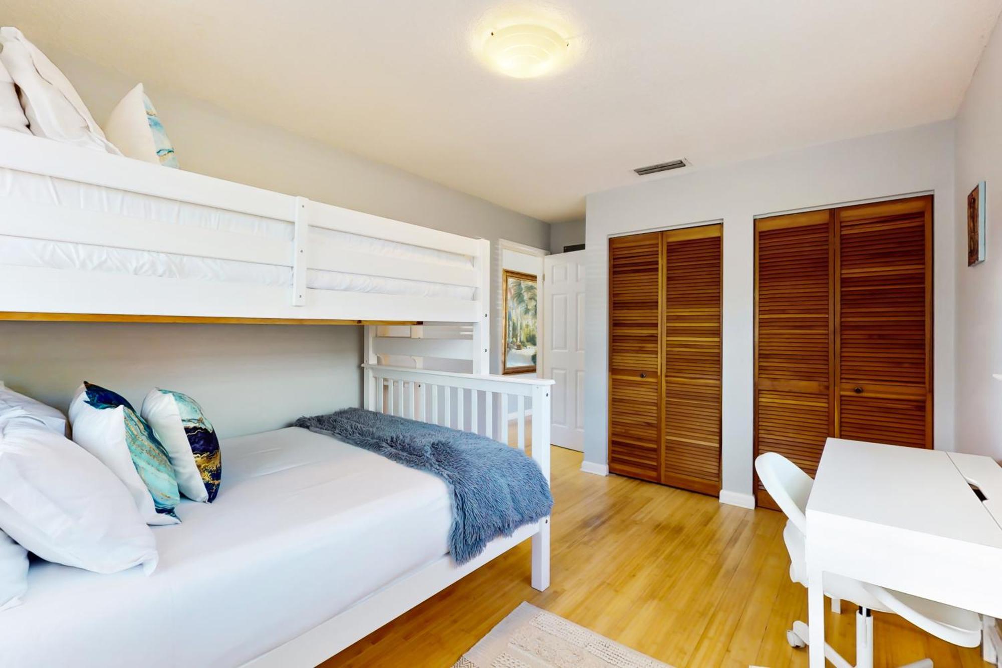 Sunset Breeze Villa Butler Beach Екстериор снимка