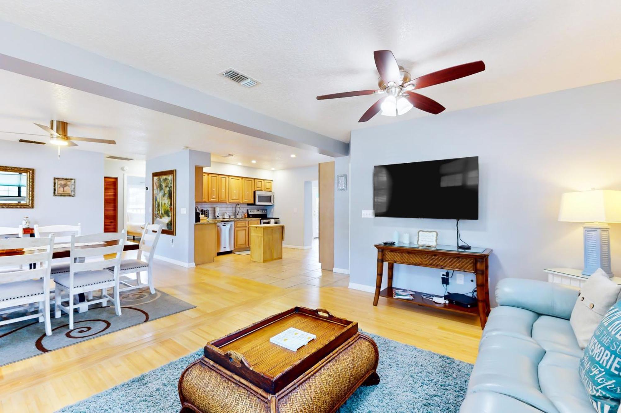 Sunset Breeze Villa Butler Beach Екстериор снимка